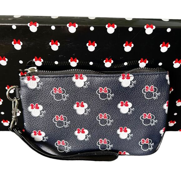 Disney Minnie Mouse Black and White Mouse Ears with Red Bows Wristlet Clutch - Picture 1 of 7